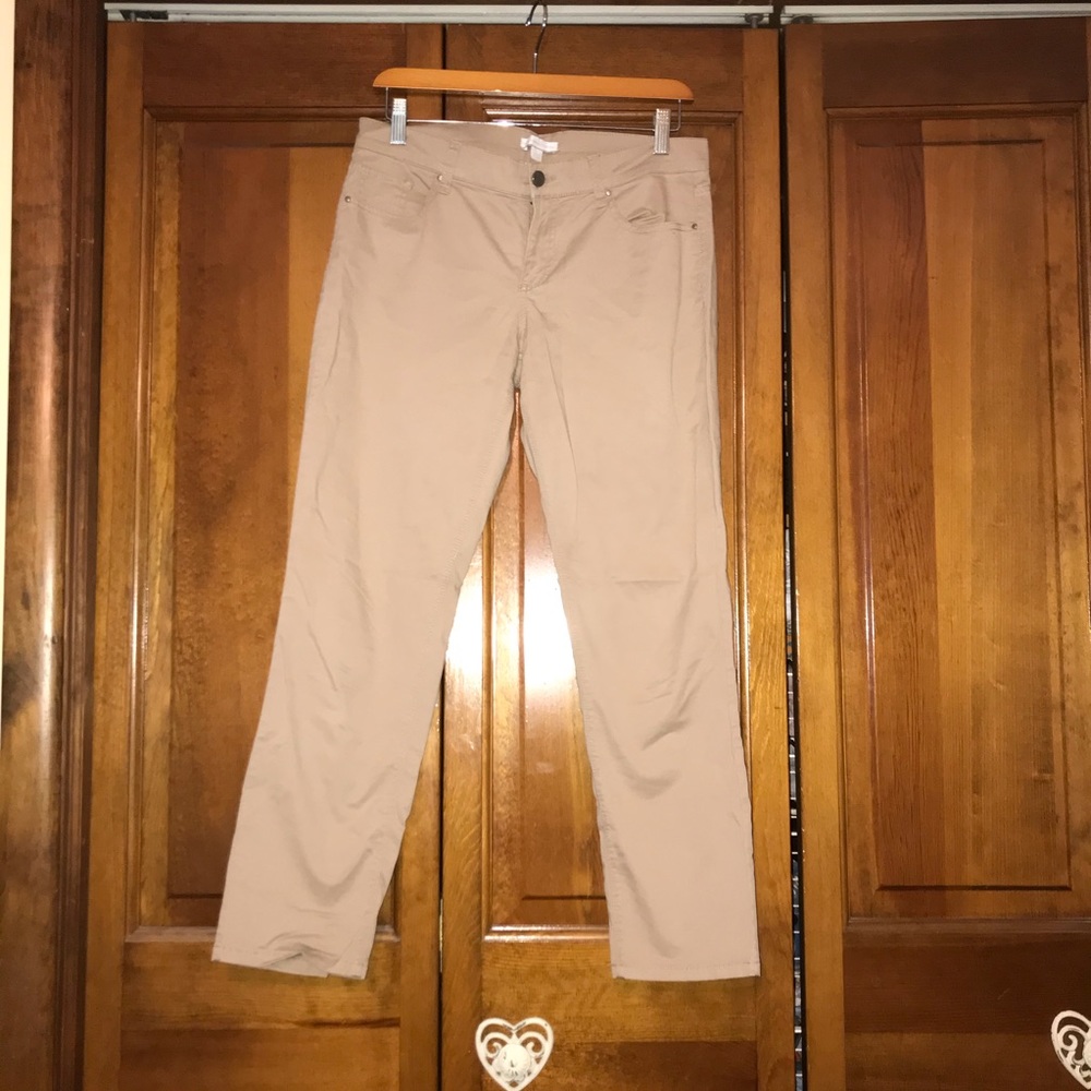 New York and Company beige capris